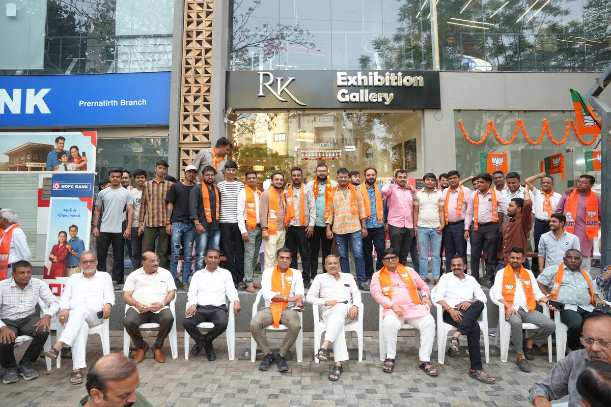 ravipatel4bjp's tweet photo. આજ રોજ "સ્થાનિક સ્વરાજની ચૂંટણી અંતર્ગત આપણાં જોધપુર વોર્ડ ભાજપ કાર્યાલય" નું ઉદ્ઘાટન રત્નાંજલિ સ્કેવર ખાતે https://t.co/ycRwAVR0pd