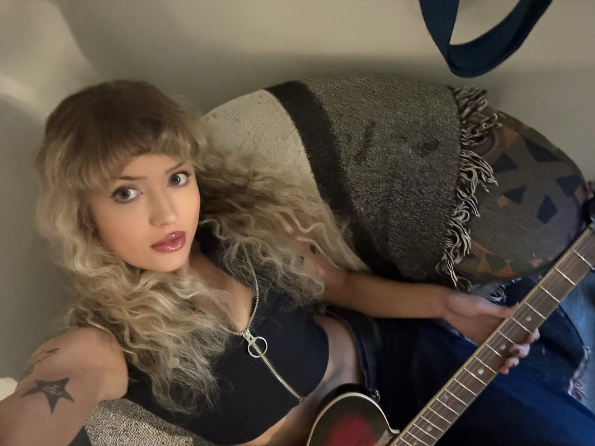 floorcry's tweet photo. Album No. 2… https://t.co/tEzZbVX15o