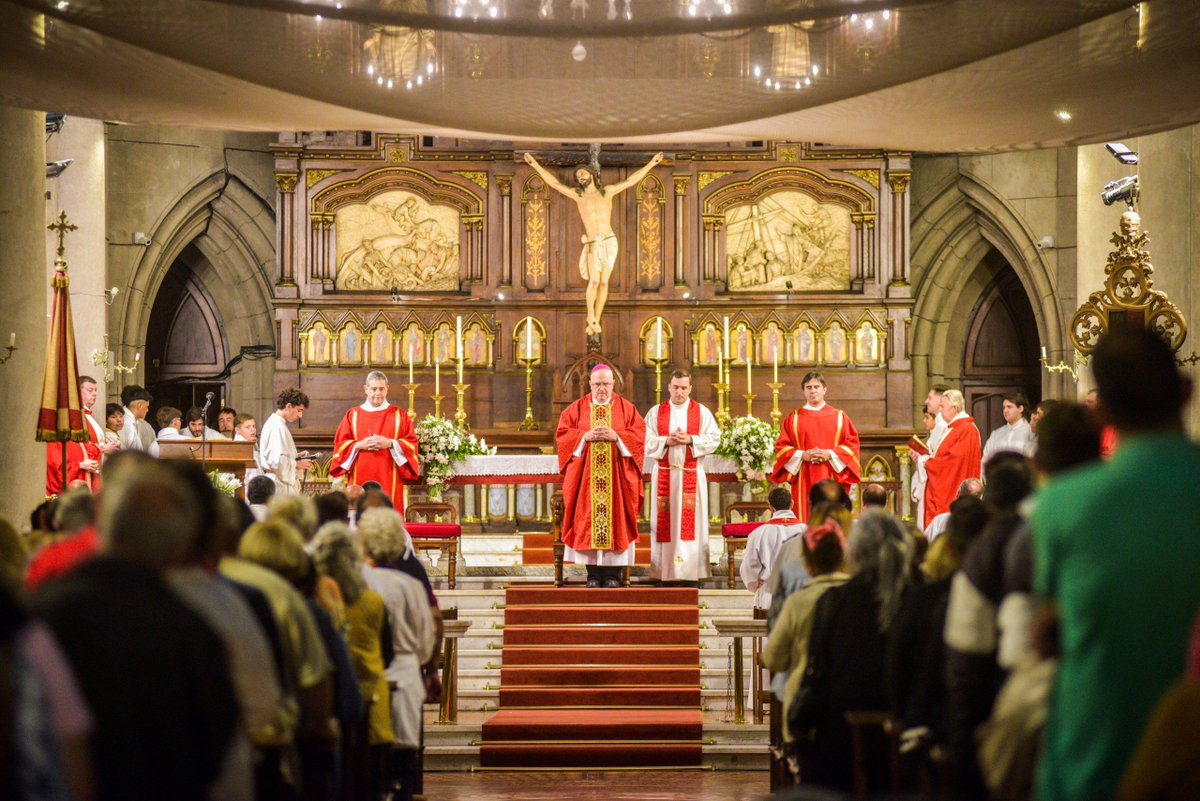 Quiero desearles a todos los vecinos de nuestra ciudad unas muy felices Pascuas.

Hoy celebramos la resurrección de Jesús.

La victoria de la vida sobre la muerte, de la esperanza sobre el dolor. Y sobre todo, la certeza de que siempre es posible volver a empezar.

El ejemplo de