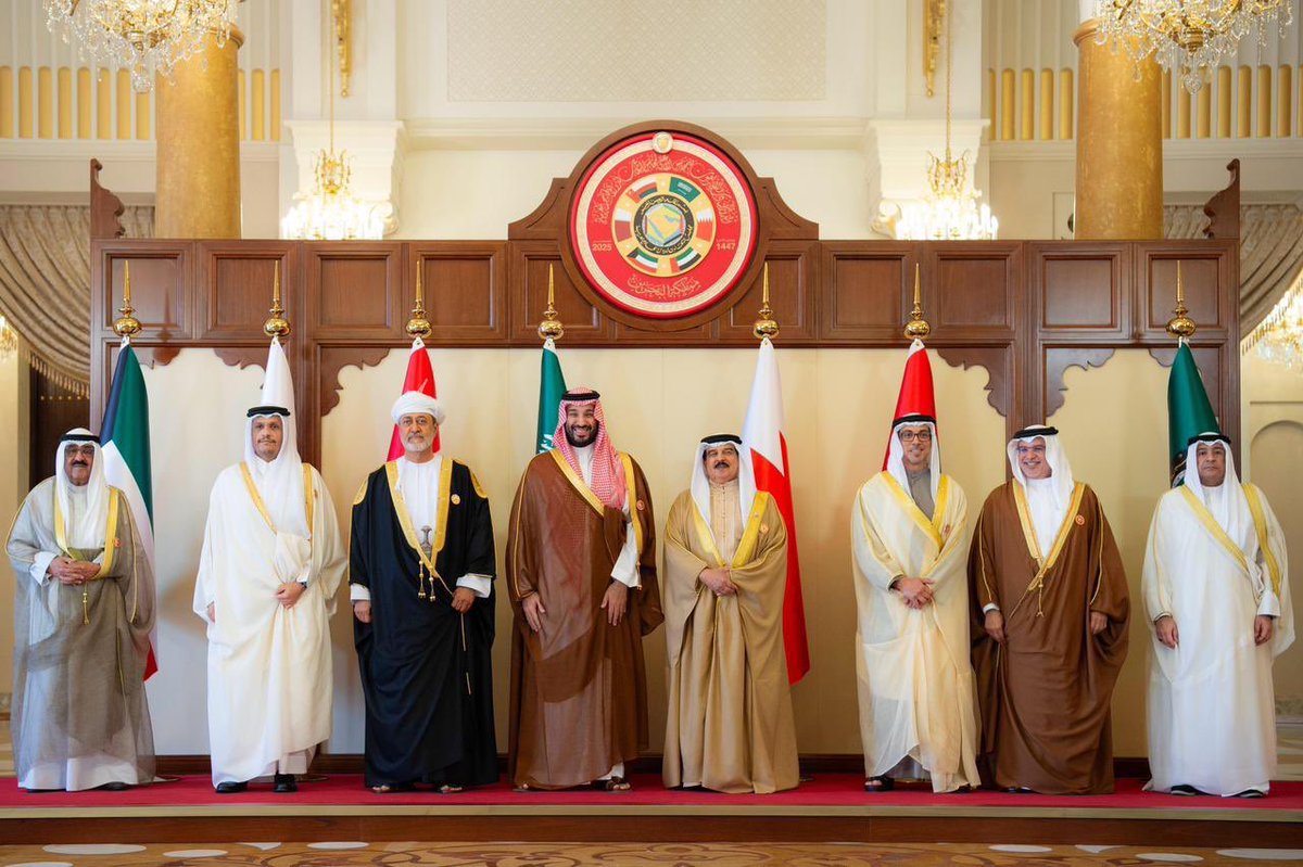 mariim_00's tweet photo. تجتمع في ايران حقد القومية الفارسية وحقد الطائفيه الشيعية وترى أن العرب العدو الأول فالعرب السبب باسقاط دولة كسرى الساسانية وإخراجهم من المجوسيّة للإسلام.
ايران تعود لأصلها دولة مجوسية قومية حاقدة على العرب.
حفظ الله دول الخليج العربية.
#السعودية #الإمارات #الكويت https://t.co/EMntE3AMPf
