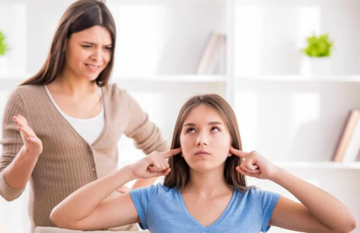 PHealthySchools's tweet image. Do you feel as if you are arguing with your tween/teen constantly?  Check out the link here linktr.ee/PHS123 for ways you can alleviate this situation.  #ProjectHealthySchools