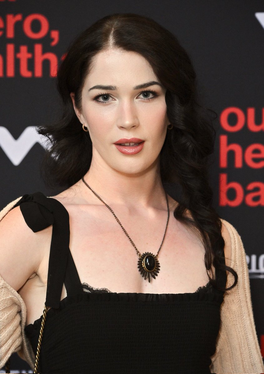 ᴍɪʟꜰ ʜᴜɴᴛᴇʀ tweet media