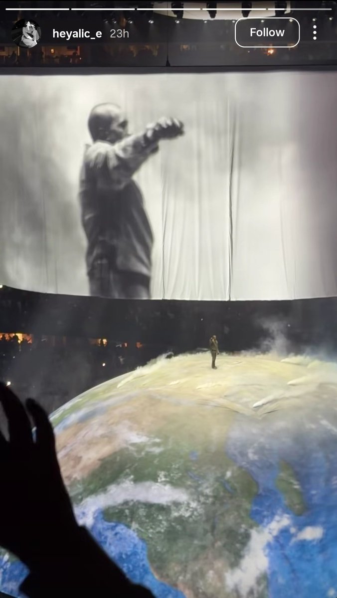 Vel 🧛🏻♀️ tweet media