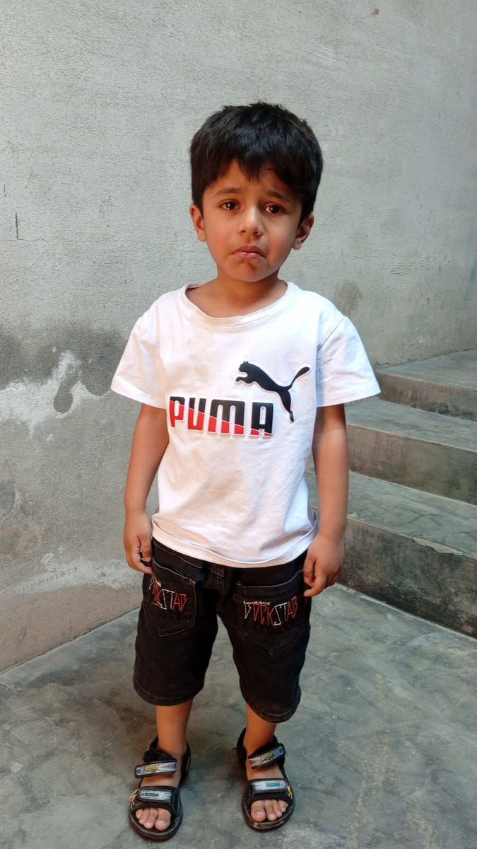 DpoSialkot's tweet image. سیالکوٹ تھانہ سٹی ڈسکہ پولیس ٹیم نے لاوارث ملنے والے بچے کو والدین کے حوالے کر دیا گیا۔
#sunday #kid #ester #rpogujranwala #save #police