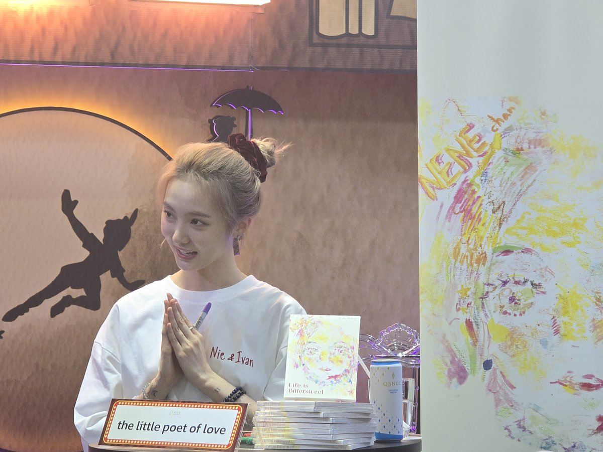 maew​ suphicha tweet media