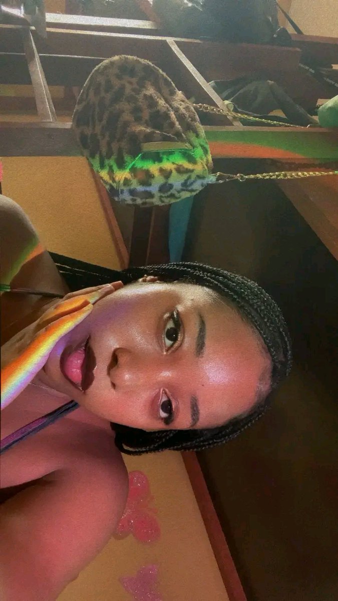 Helen 🎀 tweet media