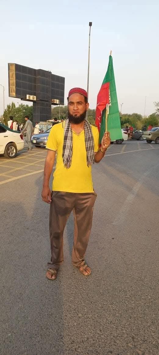 اِنَّا لِلّٰهِ وَاِنَّا إِلَيْهِ رَاجِعُون 💔
واہ کینٹ، ٹیکسلا کا نظریاتی ورکر احمد، جو آٹھ دن پہلے لاپتہ ہوا تھا، آج اس کی لاش اٹک سے ملی ہے۔ یہ صرف ایک قتل نہیں، بلکہ ایک سوال ہے اس نظام پر جو خاموش تماشائی بنا ہوا ہے