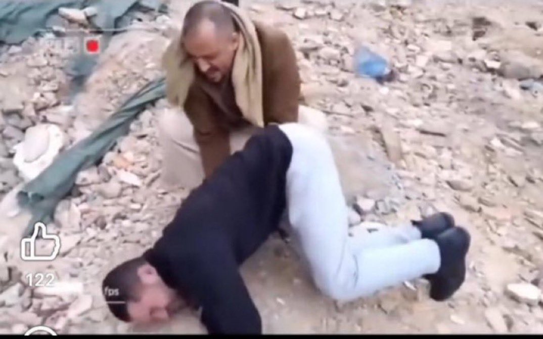 غُـيَـاثツ tweet media