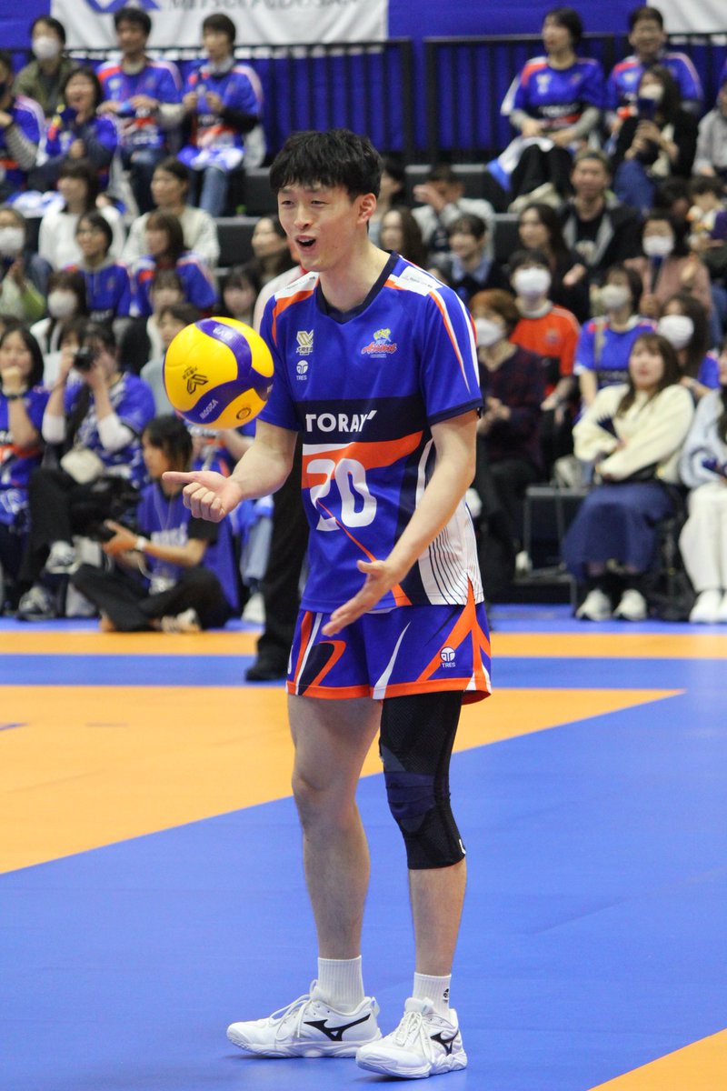 arrows__20's tweet photo. 2026.04.05  🆚VC長野トライデンツ
香陵アリーナ

セッターとして大活躍して点決まると雄叫びしながらガッツポーズしたり、東レランたくさんしてくれたり、みんなに声掛けしたり😭😭どの瞬間もほんとにほんとにかっこよかったよ〜😭😭✨

#東レアローズ静岡
#小野寺瑛輝 選手 https://t.co/f7F2DbmyrX
