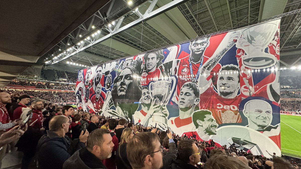 thegibshow_'s tweet photo. Let’s talk about last night
Best #losc performance of the season
Incredible atmosphere at the Derby du Nord
Le Nord est Rouge! https://t.co/riznA2Ddfl