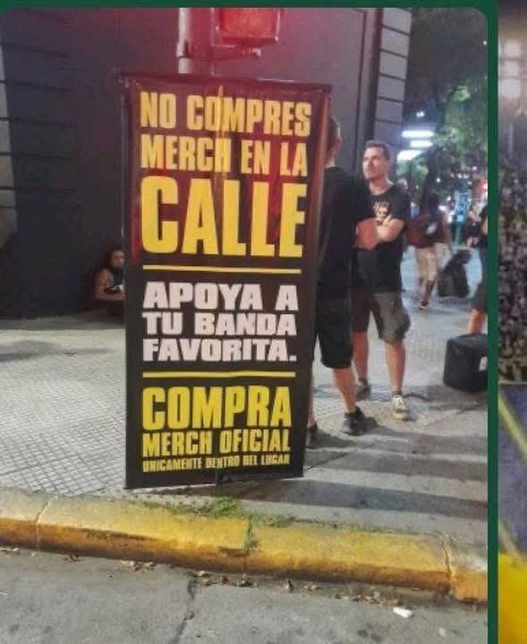 capicholo's tweet photo. Mientras tanto, afuera de algún concierto… https://t.co/1r8GsqGEBS