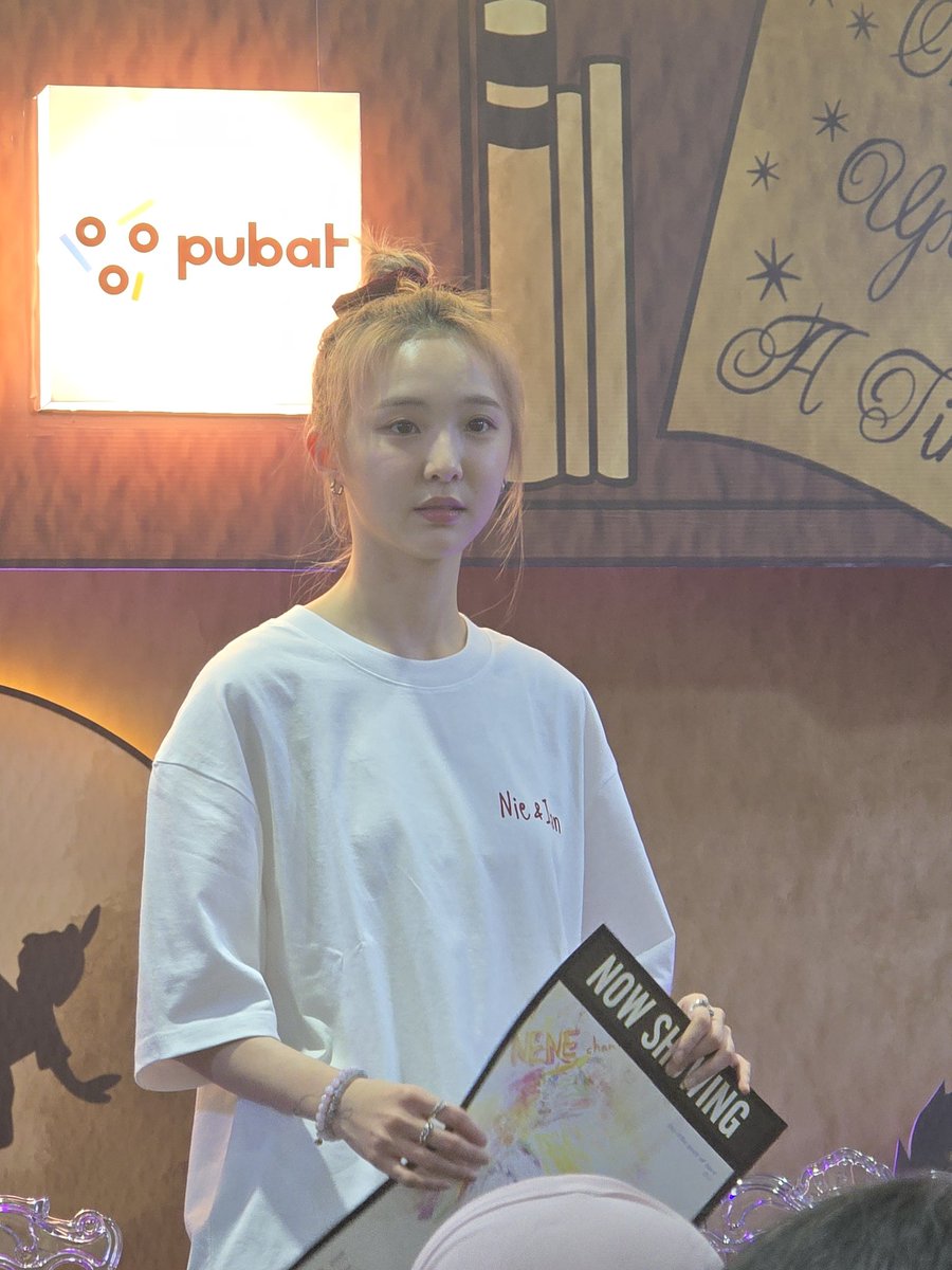 maew​ suphicha tweet media