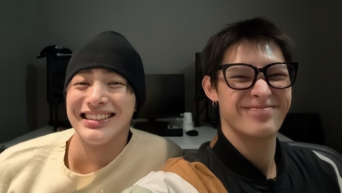 ems #REDRED tweet media