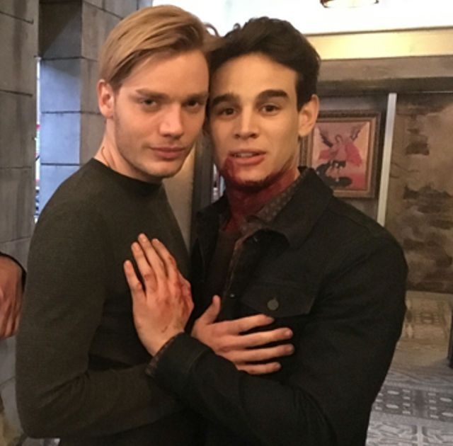 Shadowh80137489's tweet photo. @DragonForceRULE #Shadowhunters #SaveShadowhunters #ReturnToTheShadows https://t.co/MGnKMuVFAv