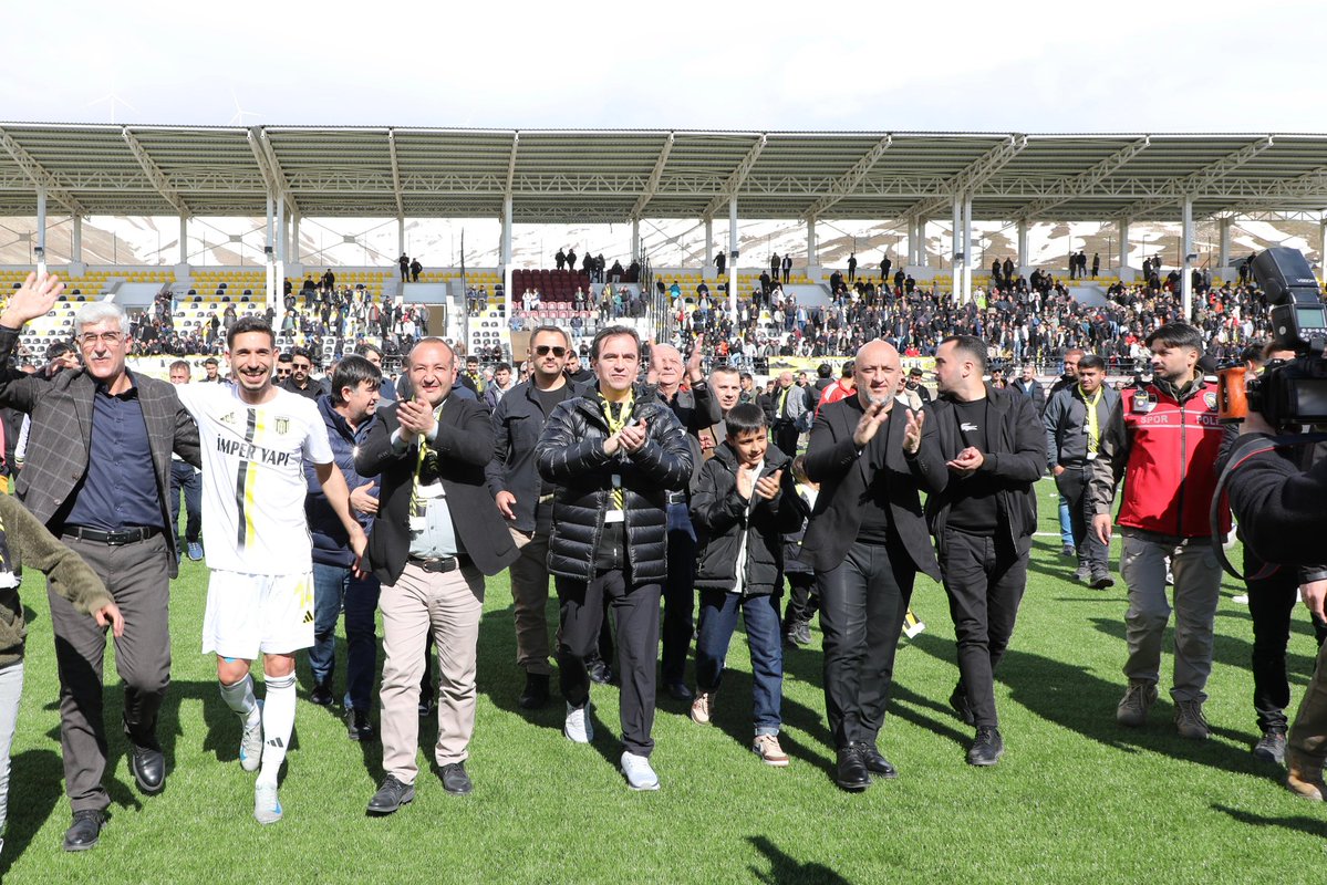 Bitlis Valiliği tweet media