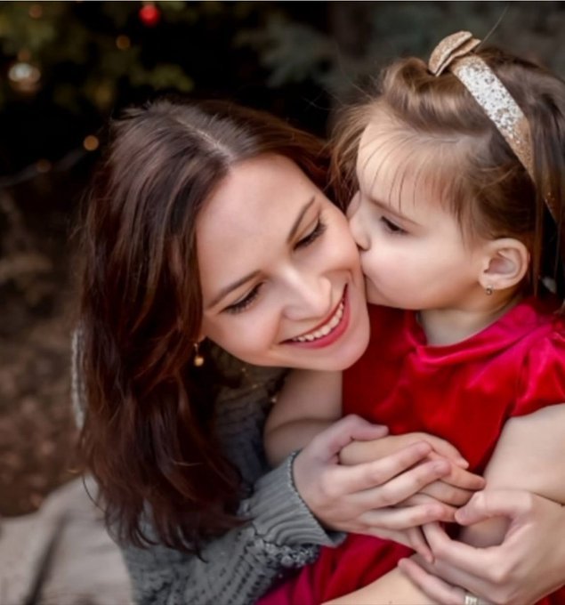 Sarah Abv tweet media