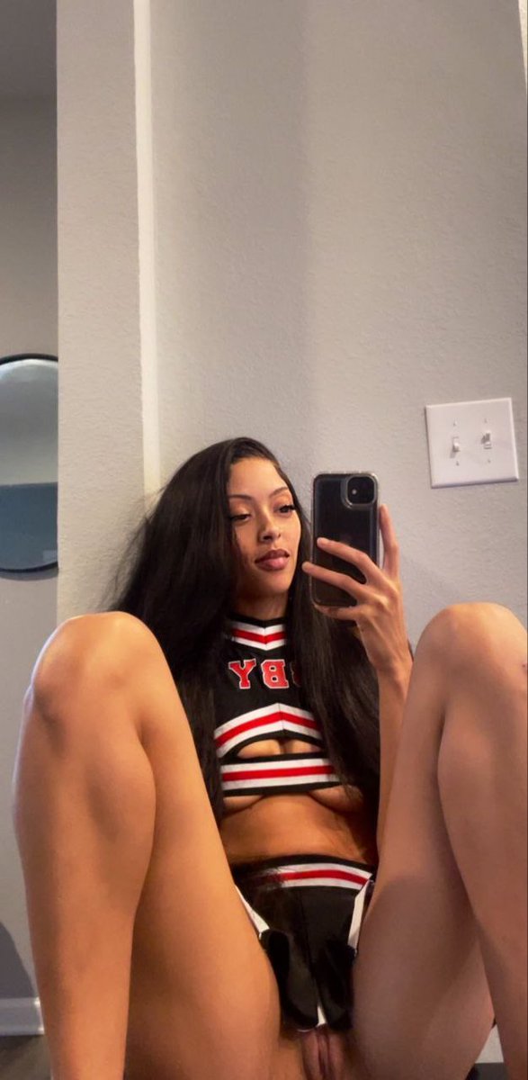 Emily norman's 🍆😜 tweet media