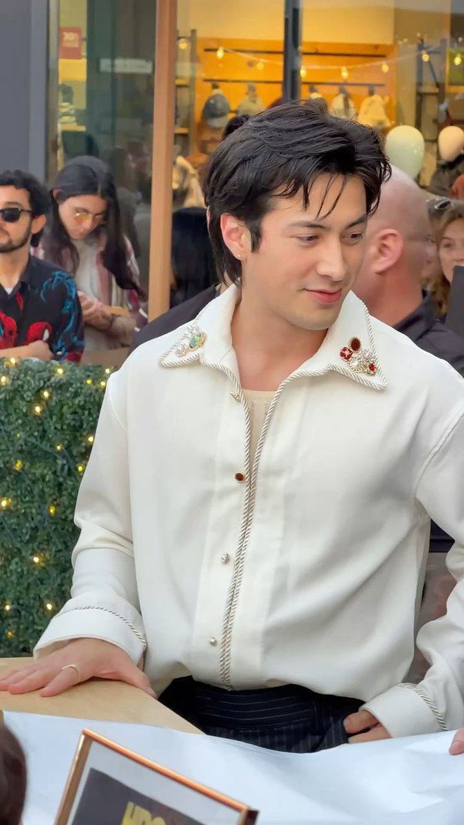 anii🪄 tweet media