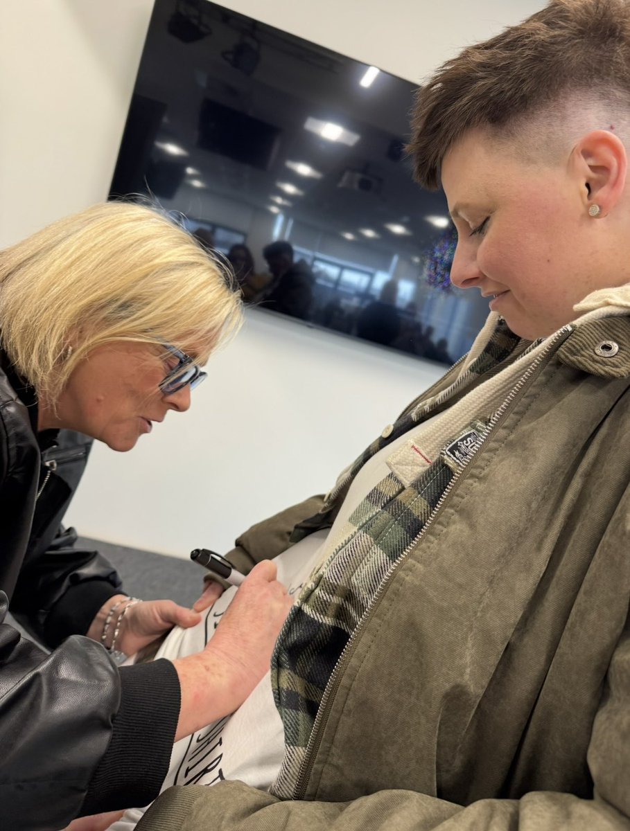 It's my Birthday and I'll get signed if I want to. 

#corrie #bernie #corriestartour #coronationstreetexperience