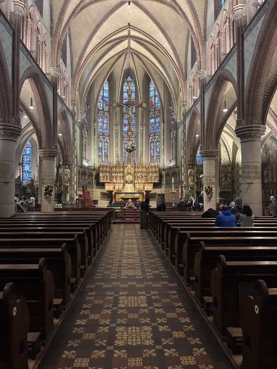 mickvanwely's tweet image. Prachtige kerk, mooie dienst #groningen  #stjozef #pasen
