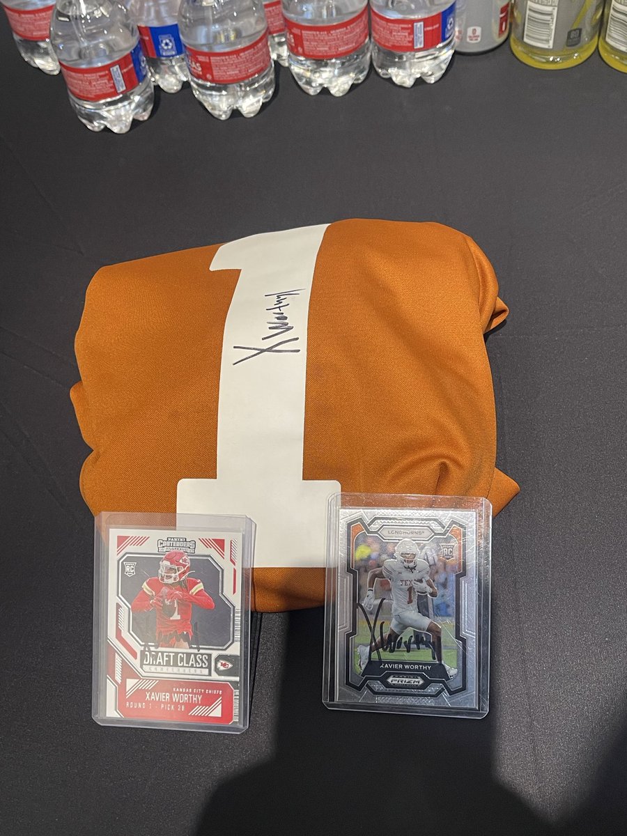 Landon’s Card Vault tweet media