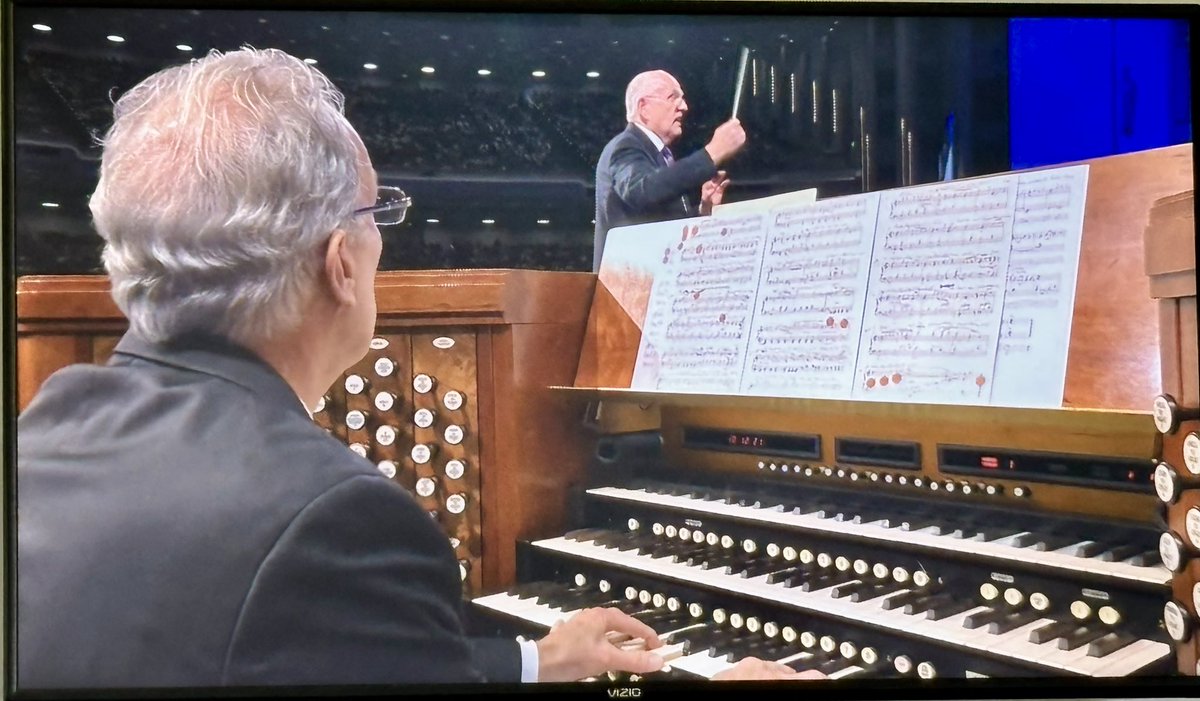 KareBear tweet media