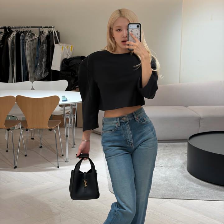 Fansé with Rosé - FWR 🇻🇳 tweet media