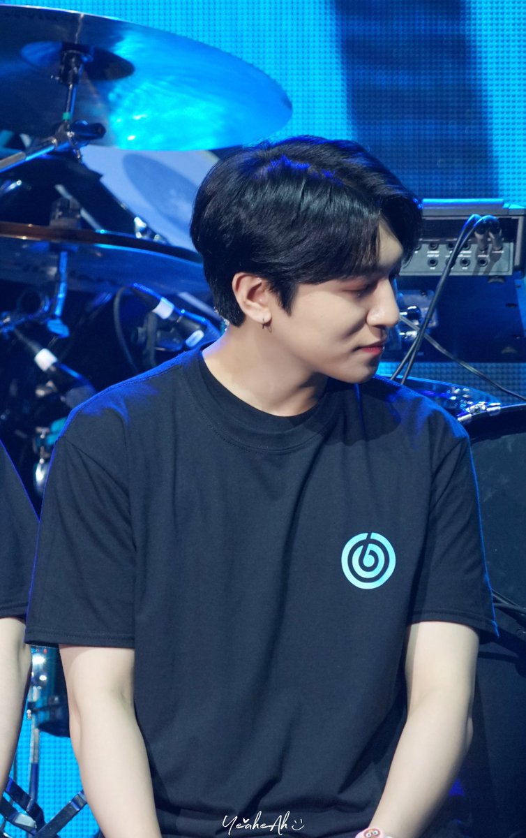 tika ♔ tweet media