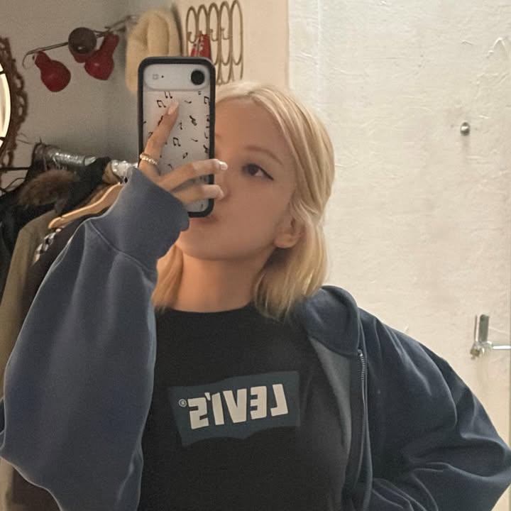 Fansé with Rosé - FWR 🇻🇳 tweet media