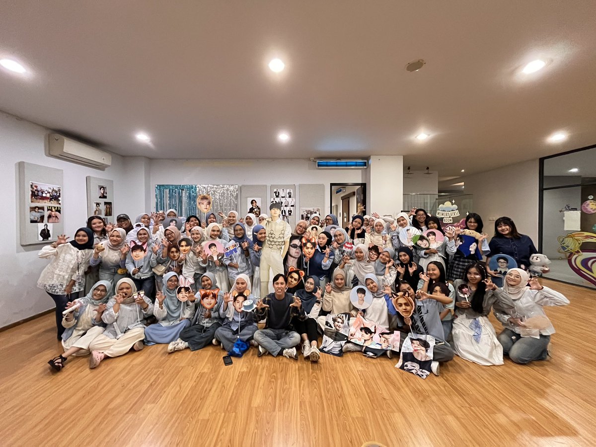 FallinforSVTeam's tweet photo. Bandung showed up LOUD tonight 💎✨
Encore hits different when you watch it with CARATs 🤍
Thank you for the energy, the screams, and the love!

#caratsbandung #seventeen #nobarkonser https://t.co/VKQrszy5dE