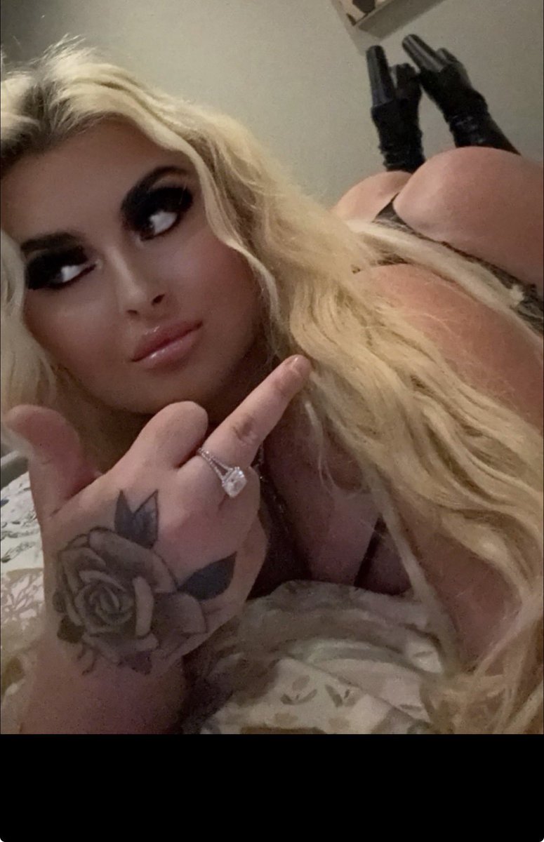 PRINCESSKAYBBYY's tweet photo. Sexiest goddess in Dublin new account approach piggies 🐷😈

Findom paypig Irish brat whalesub spoonpig humanatm human wallet finsub fetish https://t.co/o0w7BCo3lg