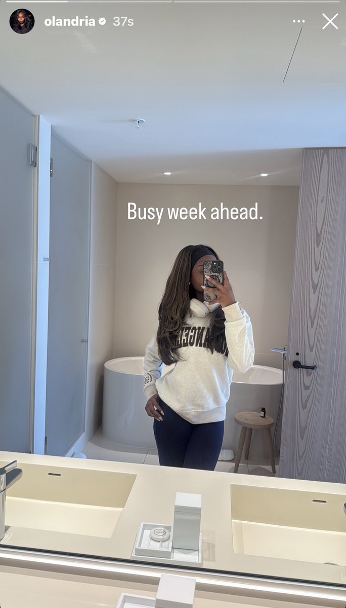 OlandriaCrave tweet media