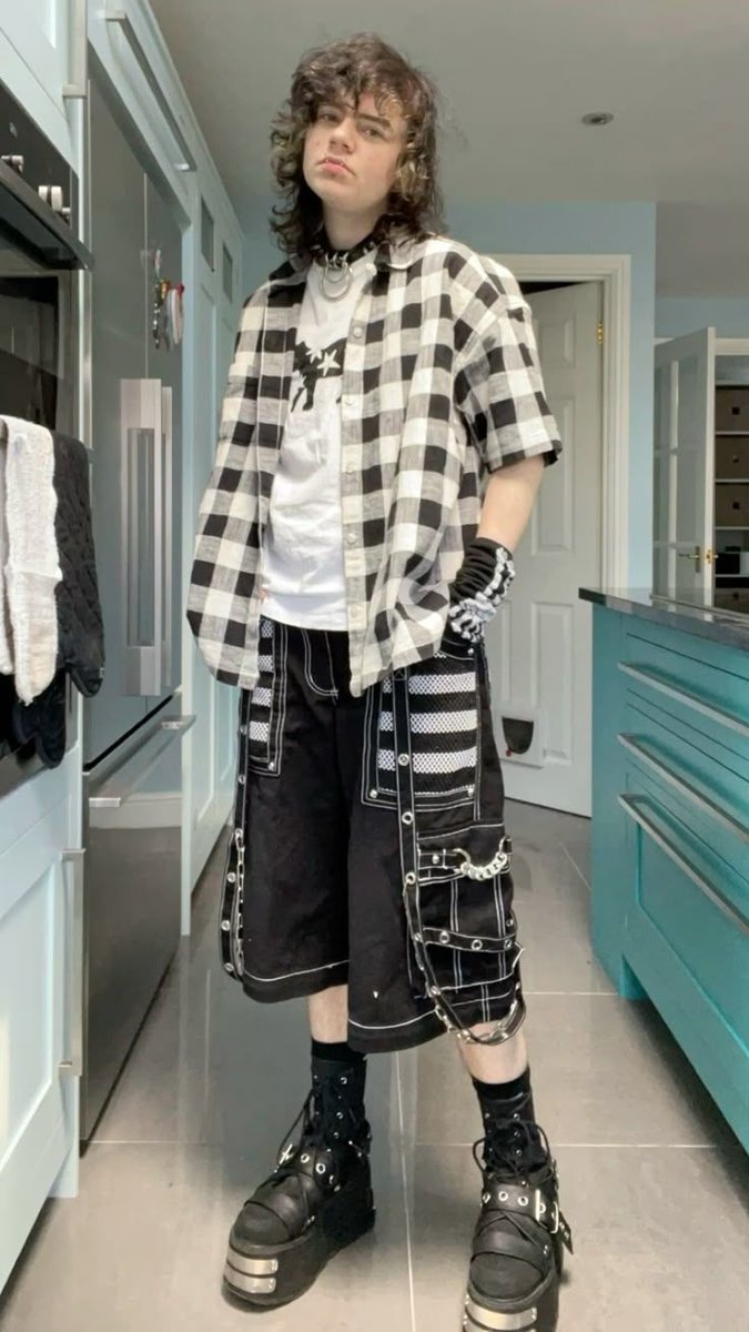 bargain bin cryptid 🏳️‍⚧️ !! BACK DATE KNIGHT !! tweet media