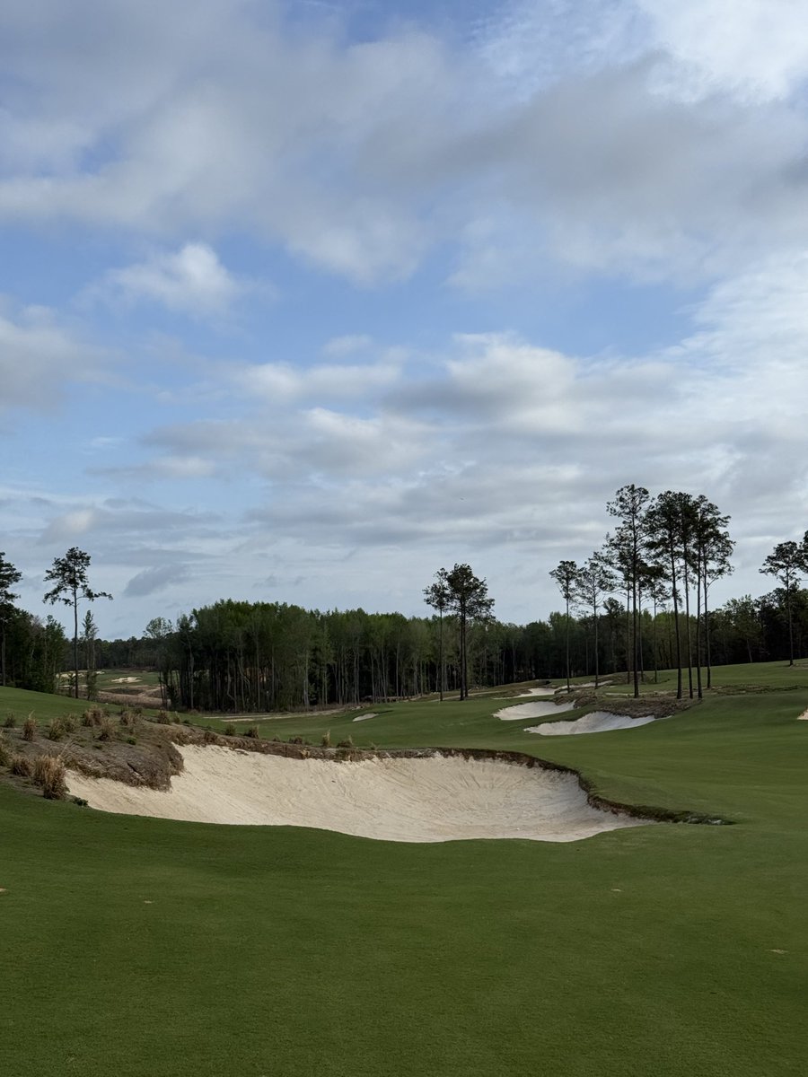 COFFMANLAW's tweet photo. Broom 🧹 mornings — Rembert, SC @BroomsedgeGolf https://t.co/VDSKqMDxuH