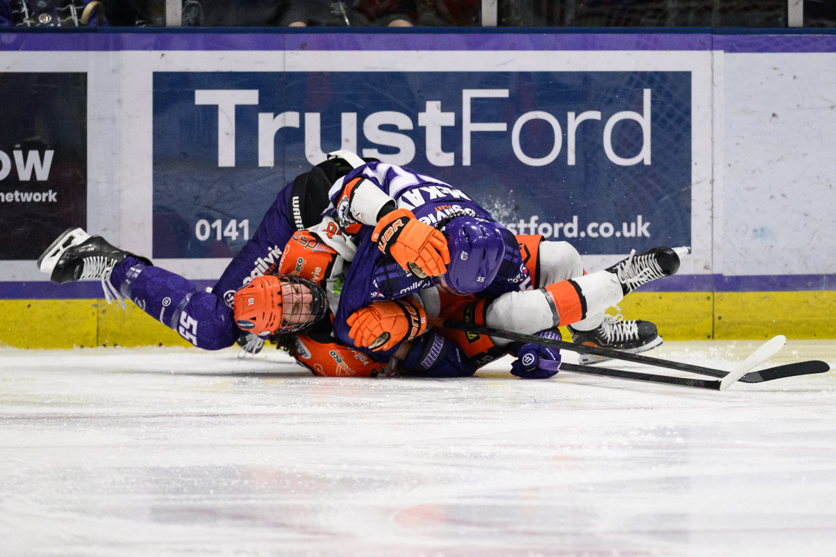 ClanIHC's tweet photo. 📸 | Action images from the 2nd period 🆚 @steelershockey with thanks to @AlGooldPhoto.
#PhotoGuy | #GLAvSHE https://t.co/W8UoMdIT1y