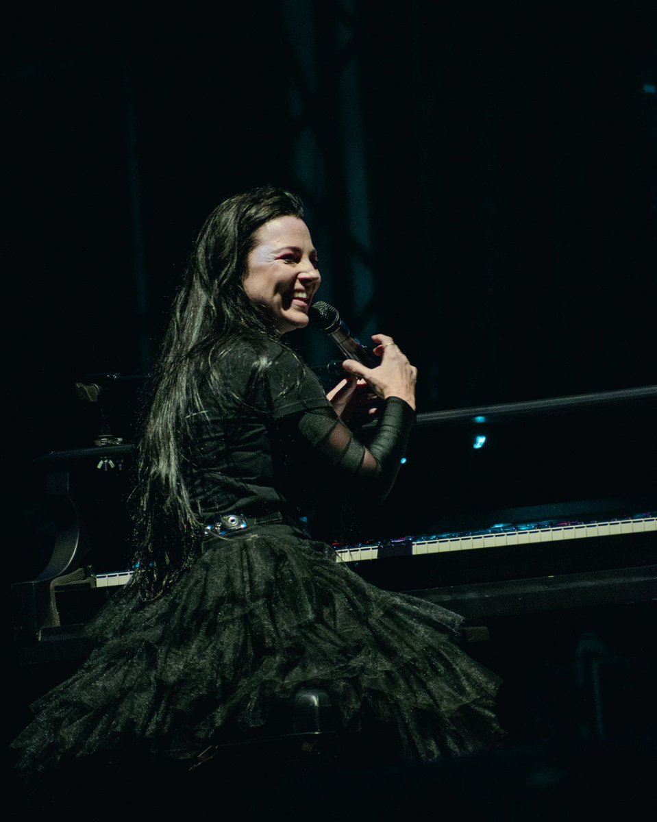 rionka (evanescence munich 2026!) tweet media