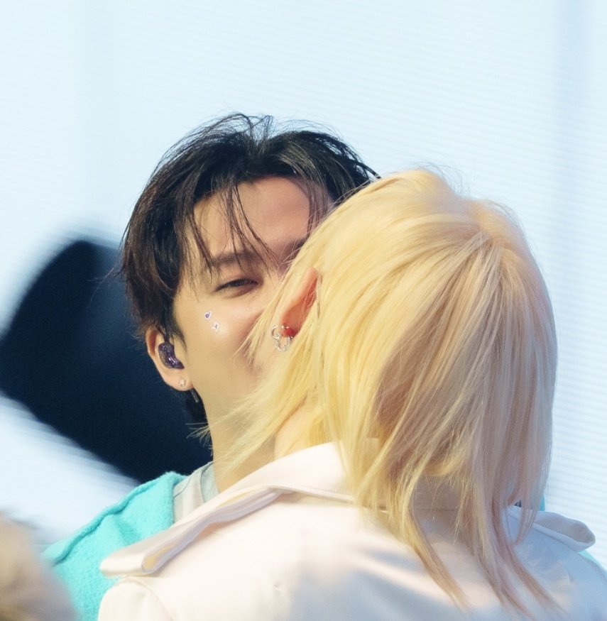 president of changseunglixville mangolover999₊˚✩彡 tweet media