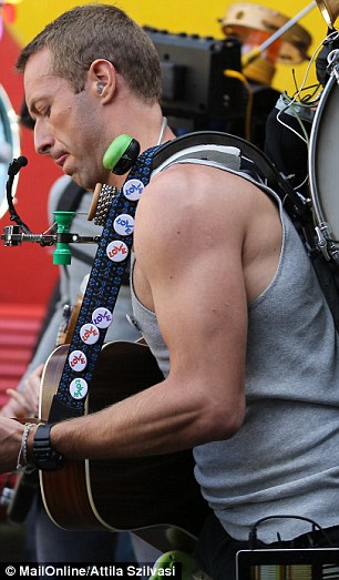 sarah louise tweet media