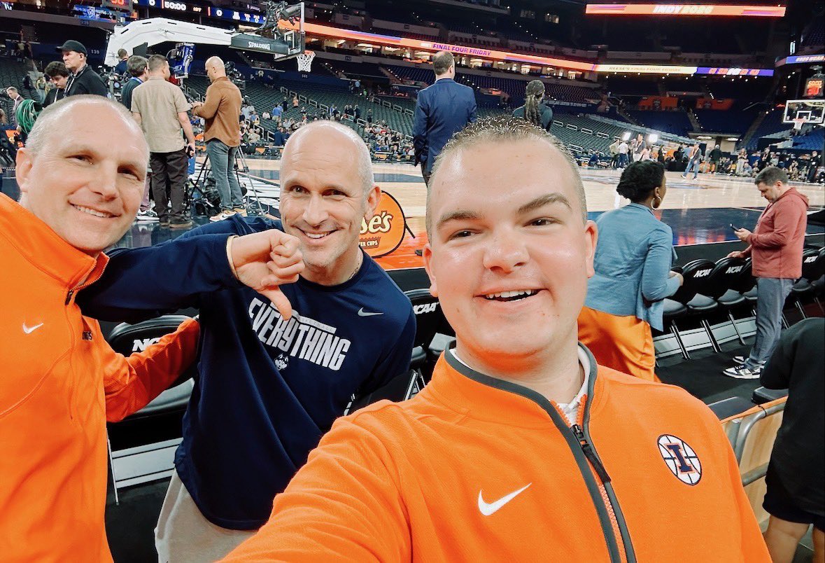 CoachKeene's tweet photo. @dhurley15  Thanks for being a good sport and taking the time to take a couple of pics at practice Friday!  Good luck Monday night. https://t.co/Xk6ShU2ZnT