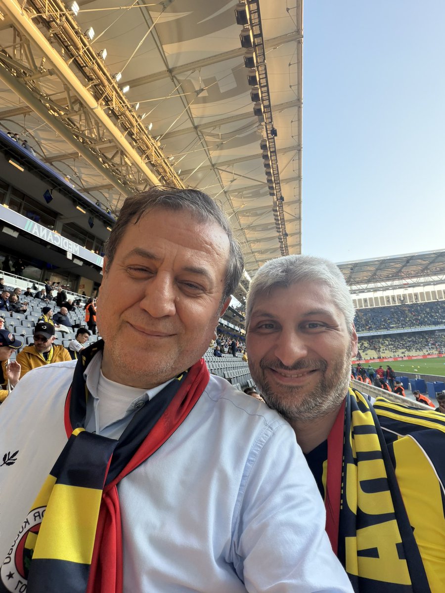 ACamekan's tweet image. Zaman ilerledikçe anlamaya başladık ki..
Bir sürü arkadaşın olması önemli değilmiş.
Önemli olan,
Az ama, öz gerçek dostlarının olmasıymış...! 
#Can #Dost #KaplerDeOlmak
#FenerbahçeBirYaşamdır💛💙