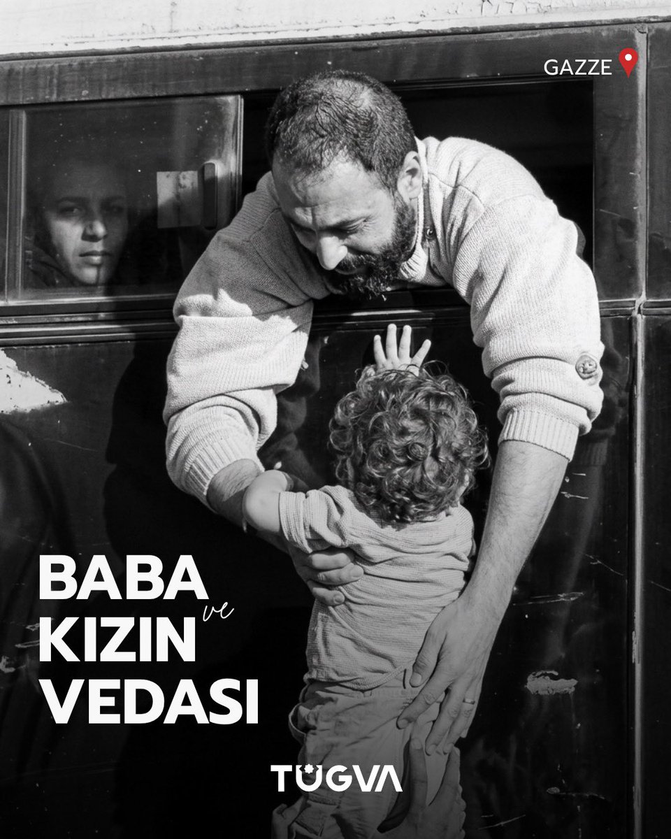 Bazı fotoğraflar vardır…
Bakarsınız ama anlatamazsınız.
Nutkunuz tutulur, kelimeler boğazınızda düğümlenir.
Gözünüz görür, kalbiniz taşımakta zorlanır.

İşte o kare…
İnsanlığın önüne konmuş bir sınav kâğıdıdır.
Ve ne yazık ki, cevaplarımız eksik…
Sessizliğimiz çok, vicdanımız