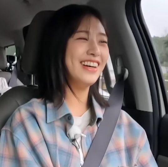 no context yujin tweet media
