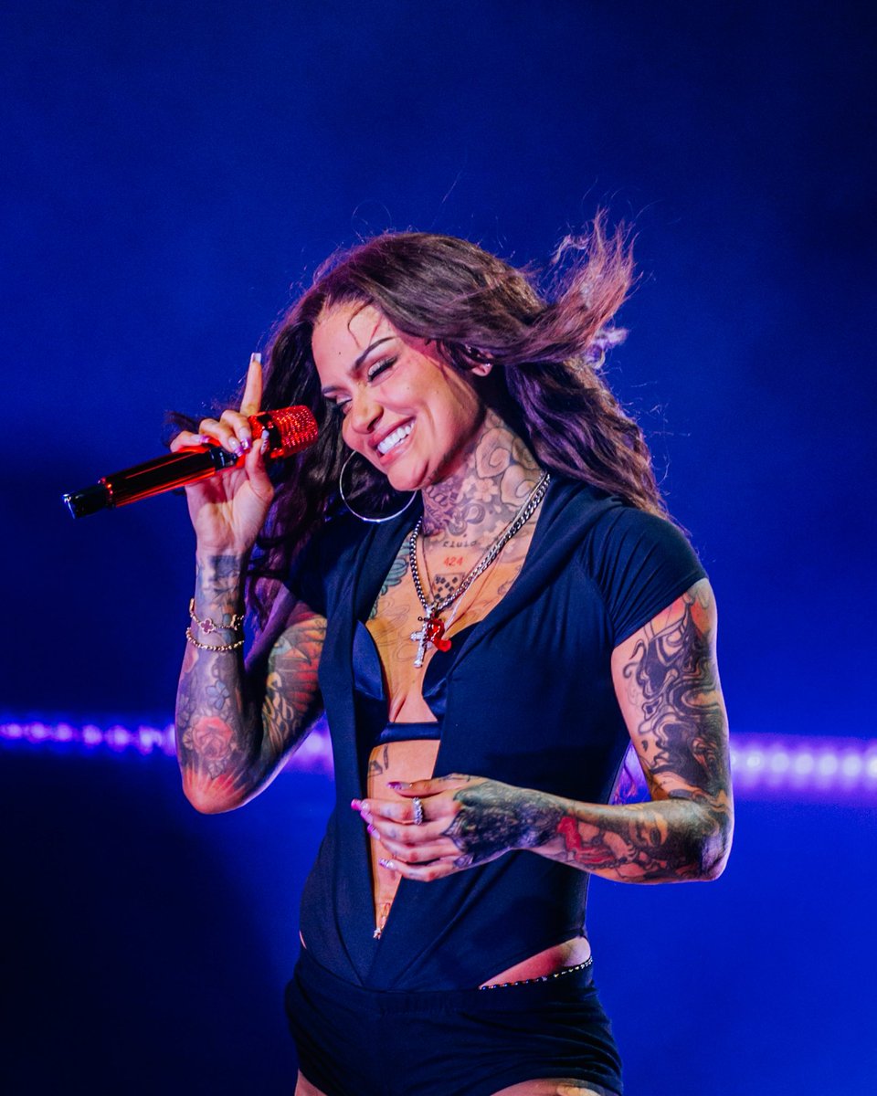 brilewerke's tweet photo. I photographed Kehlani 😭😭😭

First concert I’ve ever shot and it HAD to be her https://t.co/98DTzTU6Yq