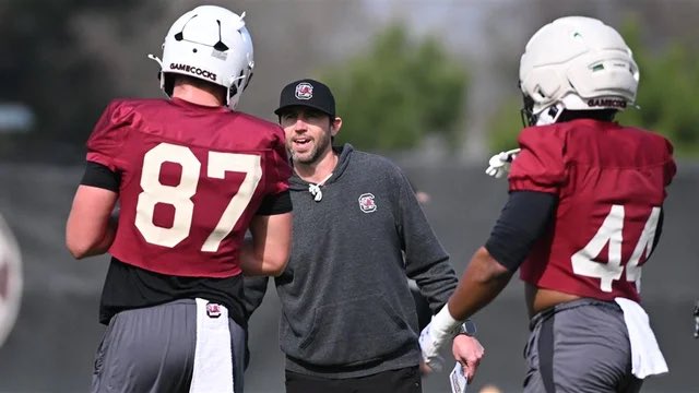 TheBigSpur247's tweet image. New South Carolina offensive coordinator Kendal Briles is accentuating players' skillsets

#Gamecocks

📲 247sports.com/college/south-…