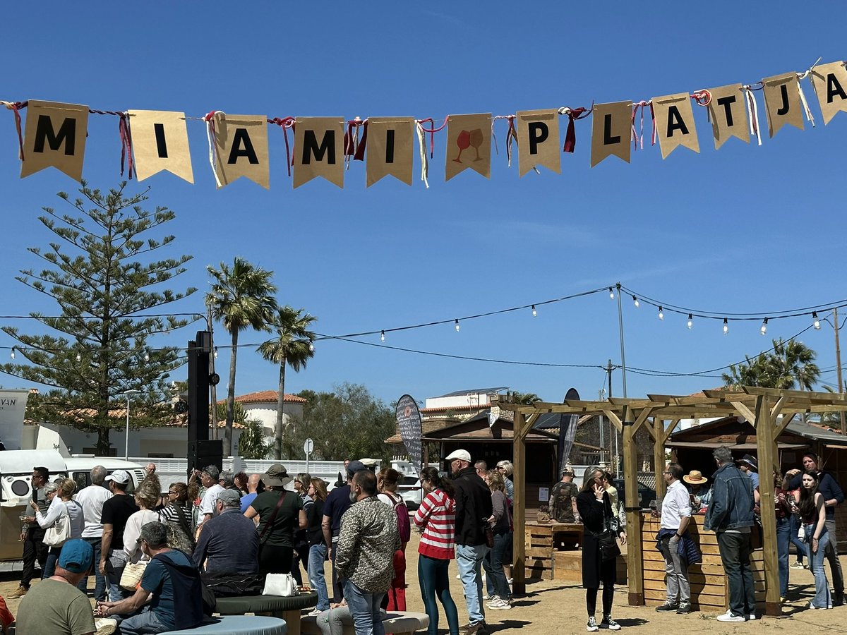 MiamiPlayaGuide's tweet photo. Another great weekend visiting the wine festival 🍷 #MiamiPlaya #MiamiPlatja https://t.co/hovxO3wP1h