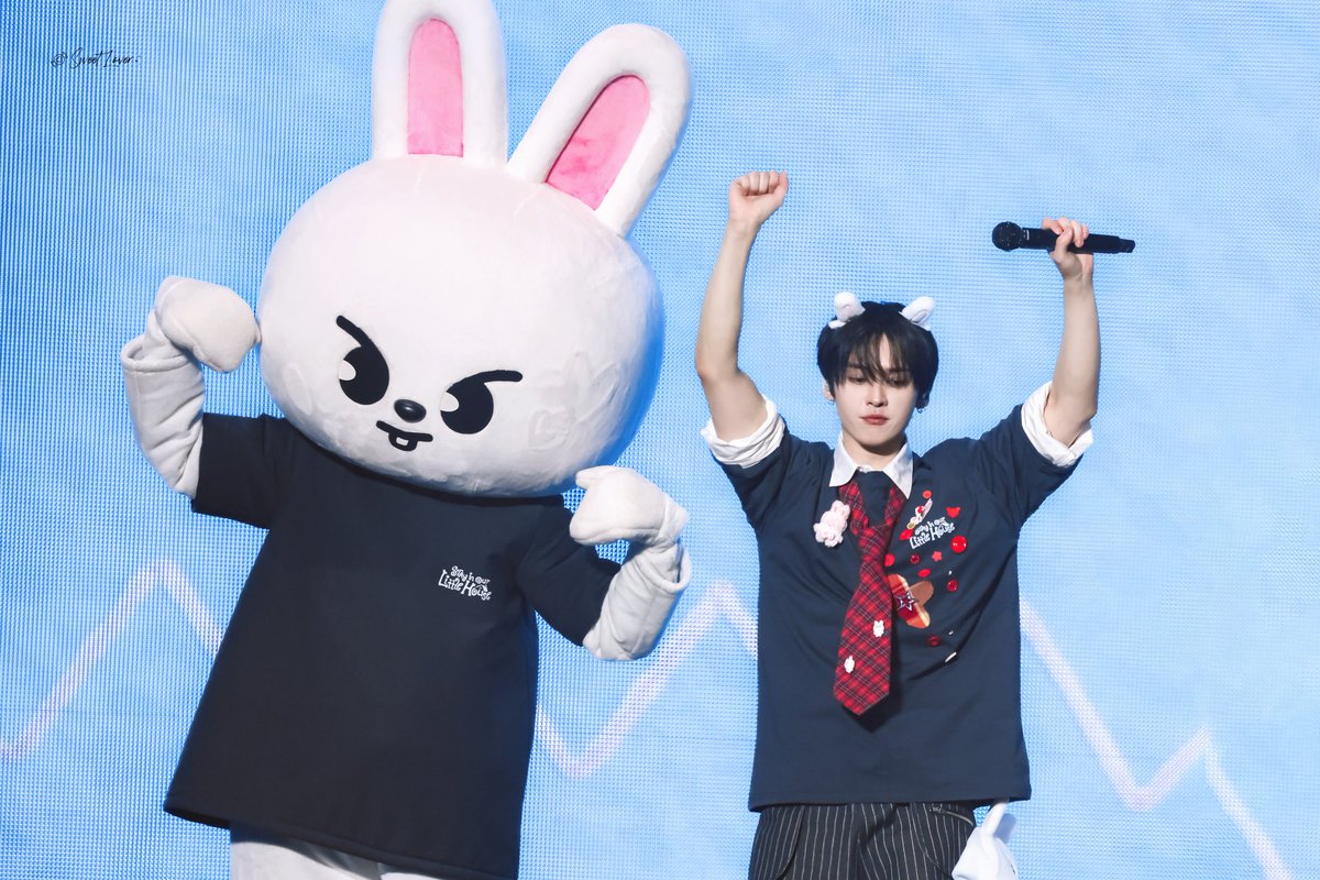 260405

#Straykids #스트레이키즈  
#Leeknow #리노