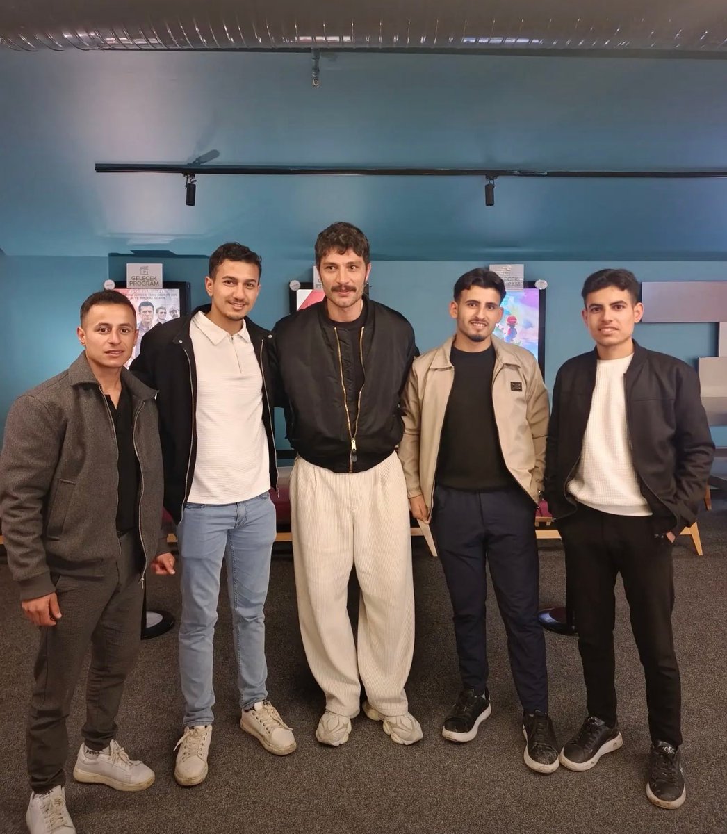 𓇢𓆸 tweet media