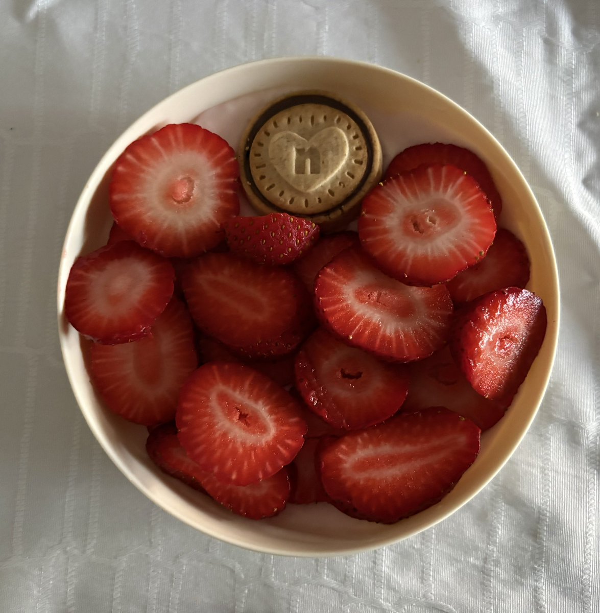 arty 🪽🧁 day 4 binge free ! tweet media