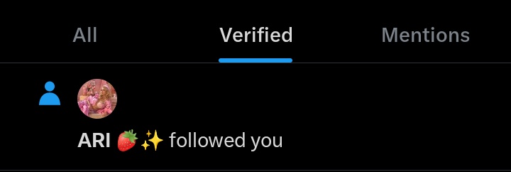 ゙izy 🍓 tweet media