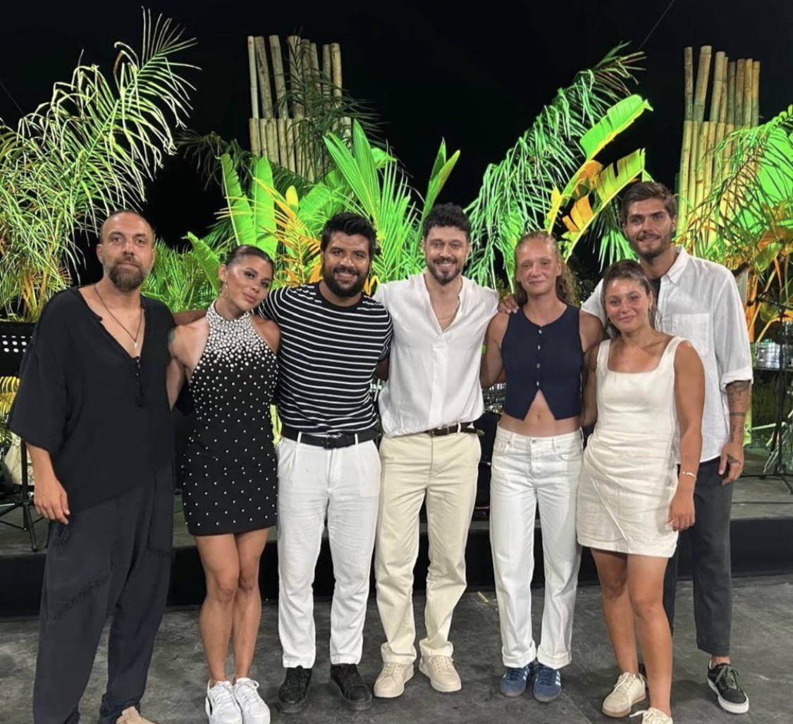 nargis1918's tweet image. Bu akşam birlik olalım, bu yarışmayı Murat Boz’un takımına kazandıralım; 
sonra yeriz birbirimizi 😄
#barismuratyağcı #sercan #nefise #serenay
#Survivor2026
